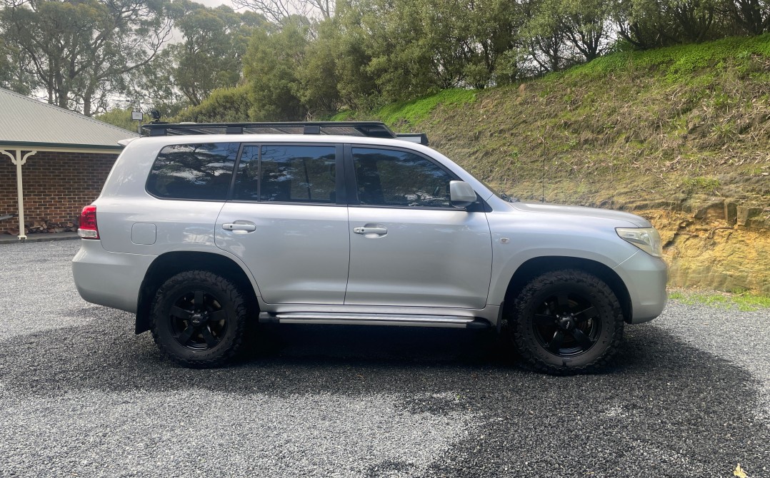 2007 Toyota LANDCRUISER (4x4)