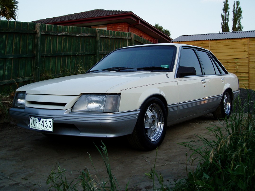 1985 Holden CALAIS