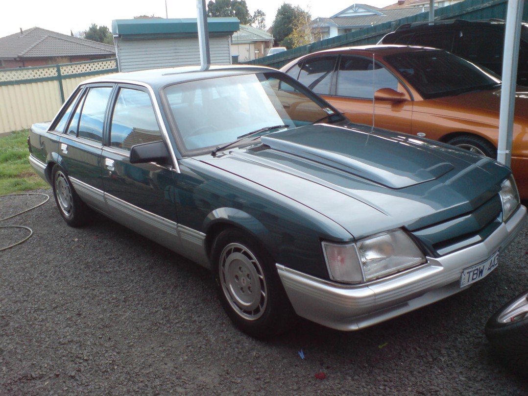 1985 Holden CALAIS