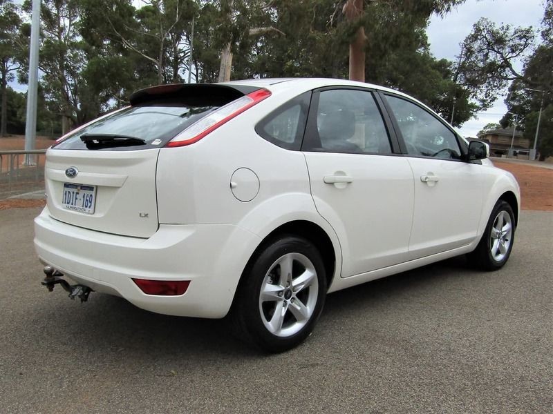 2010 Ford FOCUS LX