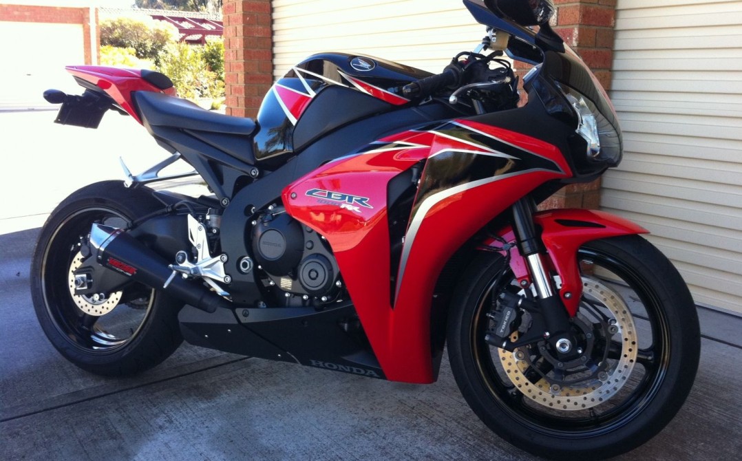 2011 Honda 1000cc CBR1000RR (FIREBLADE)