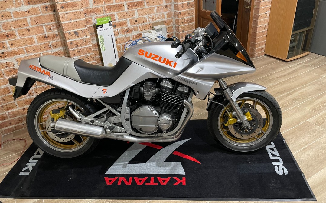 1984 Suzuki 747cc GZX750SZ (KATANA)