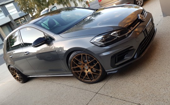 2017 Volkswagen Golf R 7.5