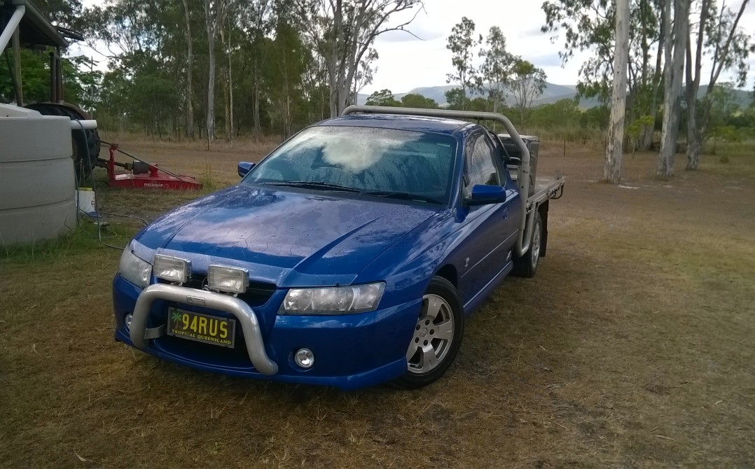 2005 Holden COMMODORE