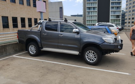 2013 Toyota HILUX SR5 (4x4)