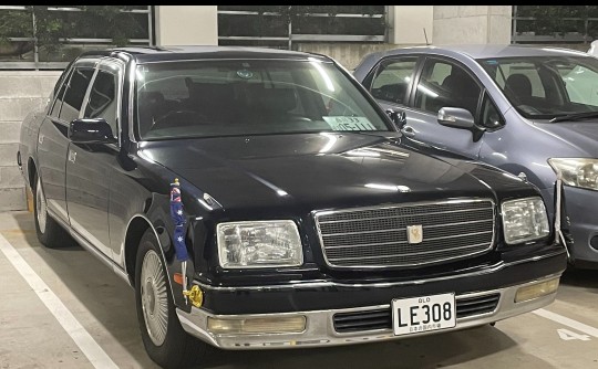 2000 Toyota Century