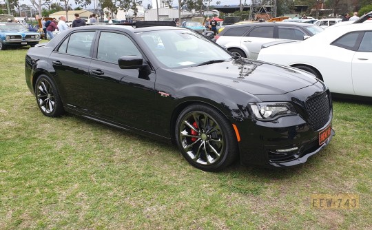 2018 Chrysler 300 SRT Hyperblack