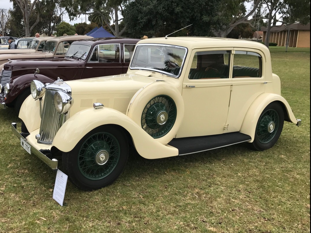 1937 Armstrong Siddeley 17HP Four-Light Saloon