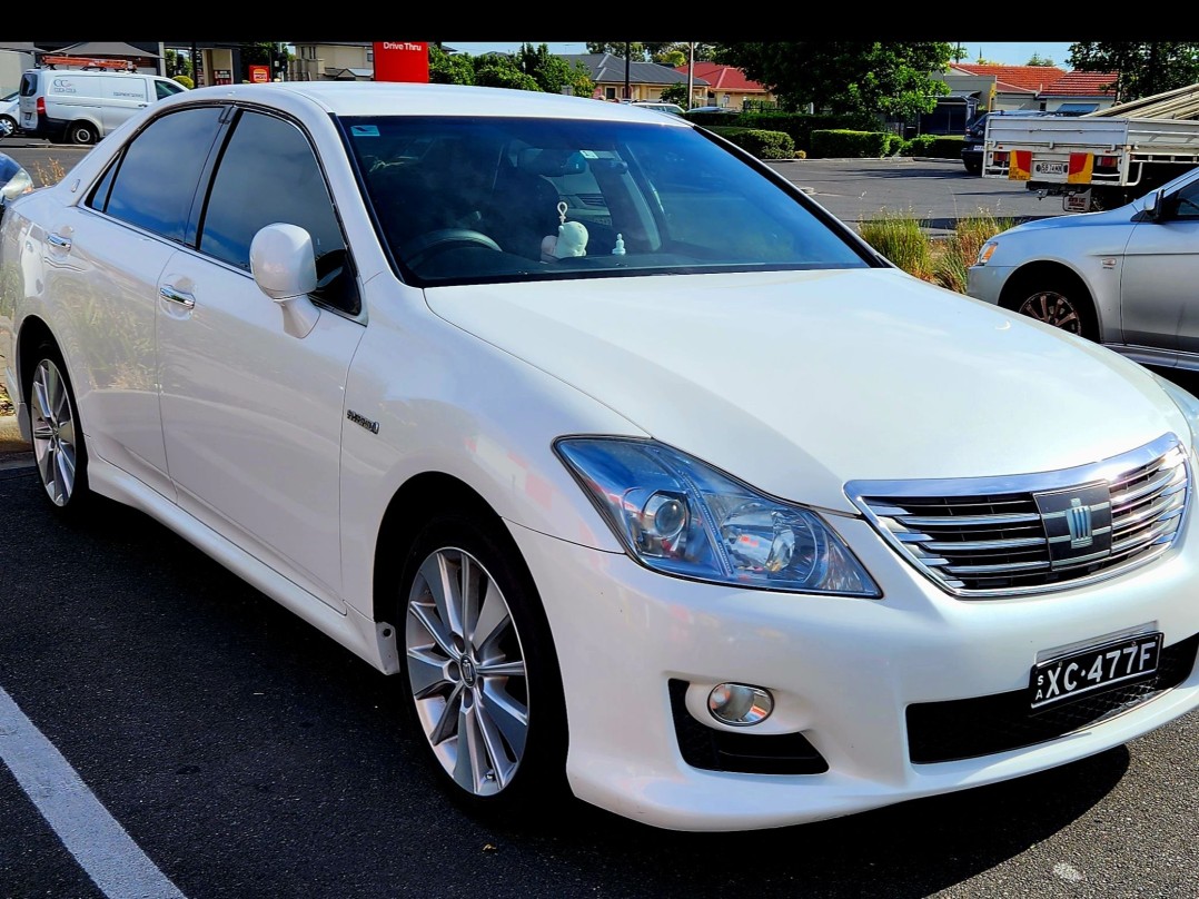 2010 Toyota CROWN