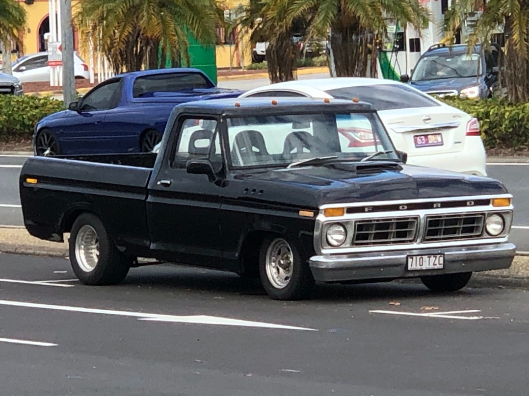 1977 Ford F truck