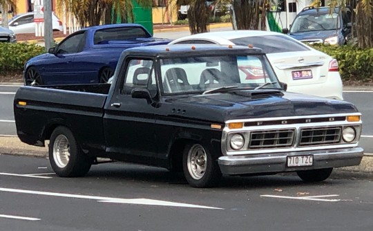 1977 Ford F truck