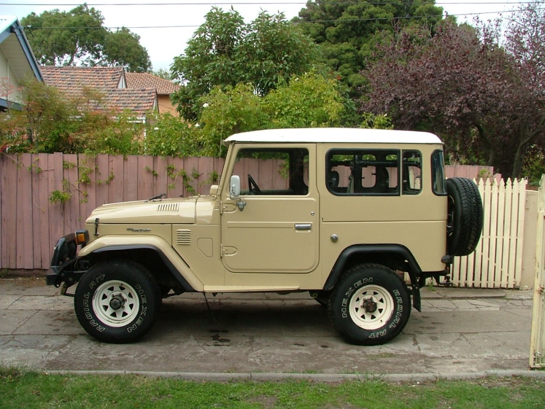 1974 Toyota FJ-40 Landcruiser