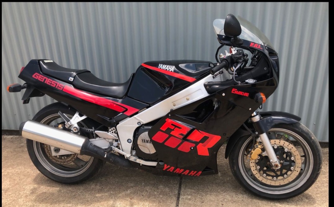 1987 Yamaha 989cc FZR1000