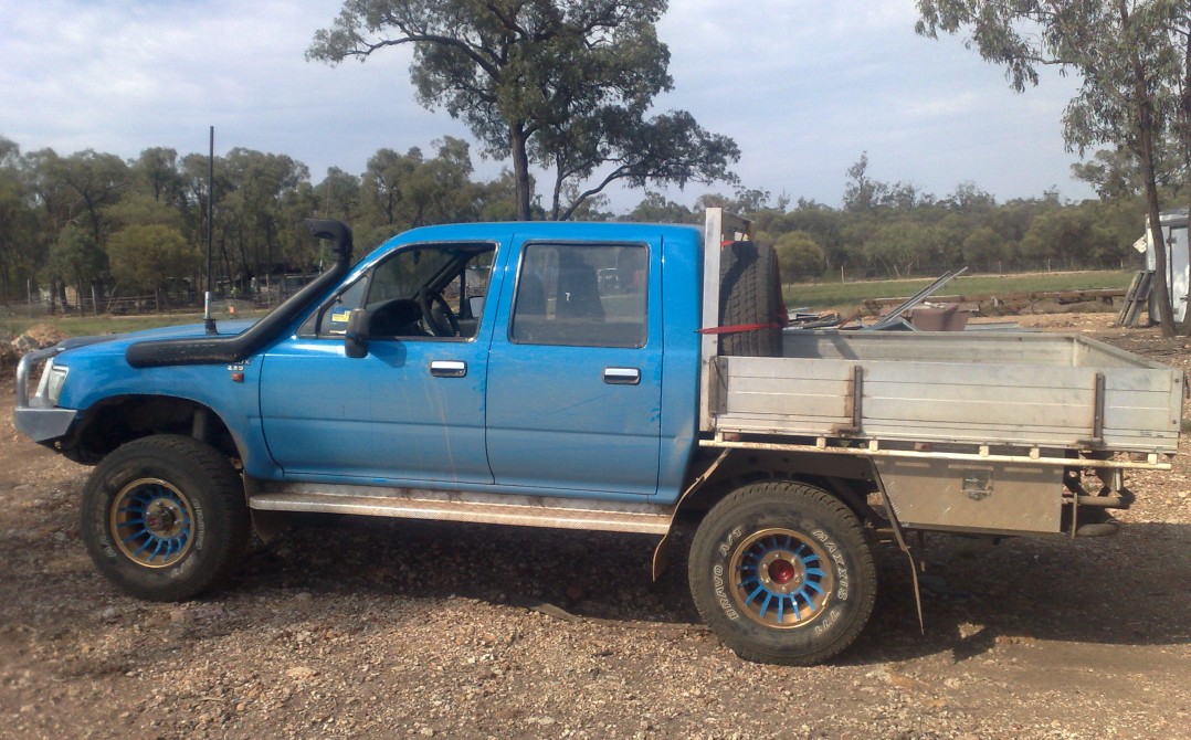 1993 Toyota HILUX (4x4)