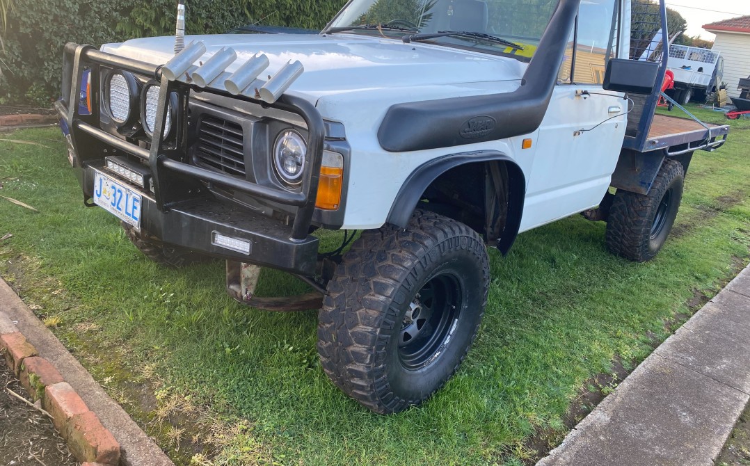 1990 Nissan PATROL GL (4x4)