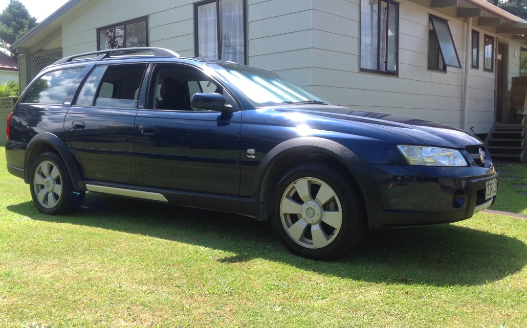 2004 Holden ADVENTRA CX8