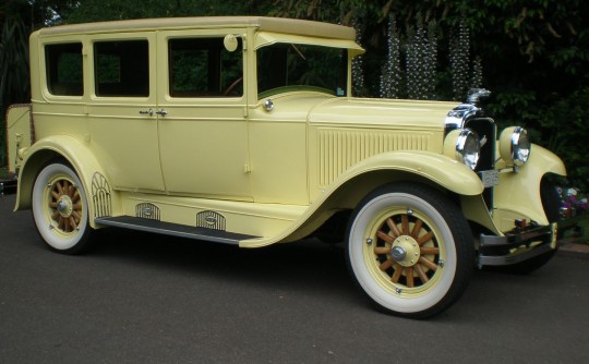 1928 Oakland sedan