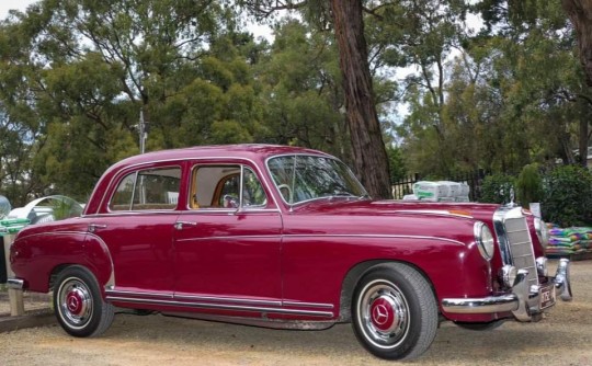 1957 Mercedes-Benz 220s