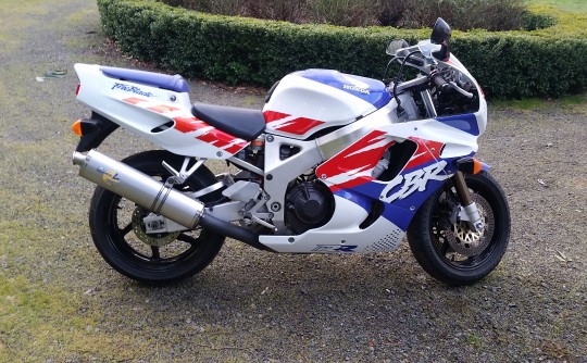 1992 Honda 893cc CBR900RR (FIREBLADE)