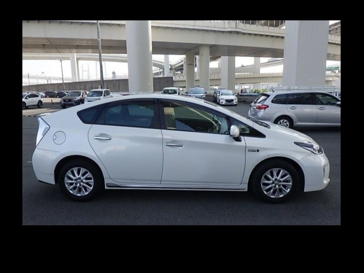 2014 Toyota PRIUS HYBRID