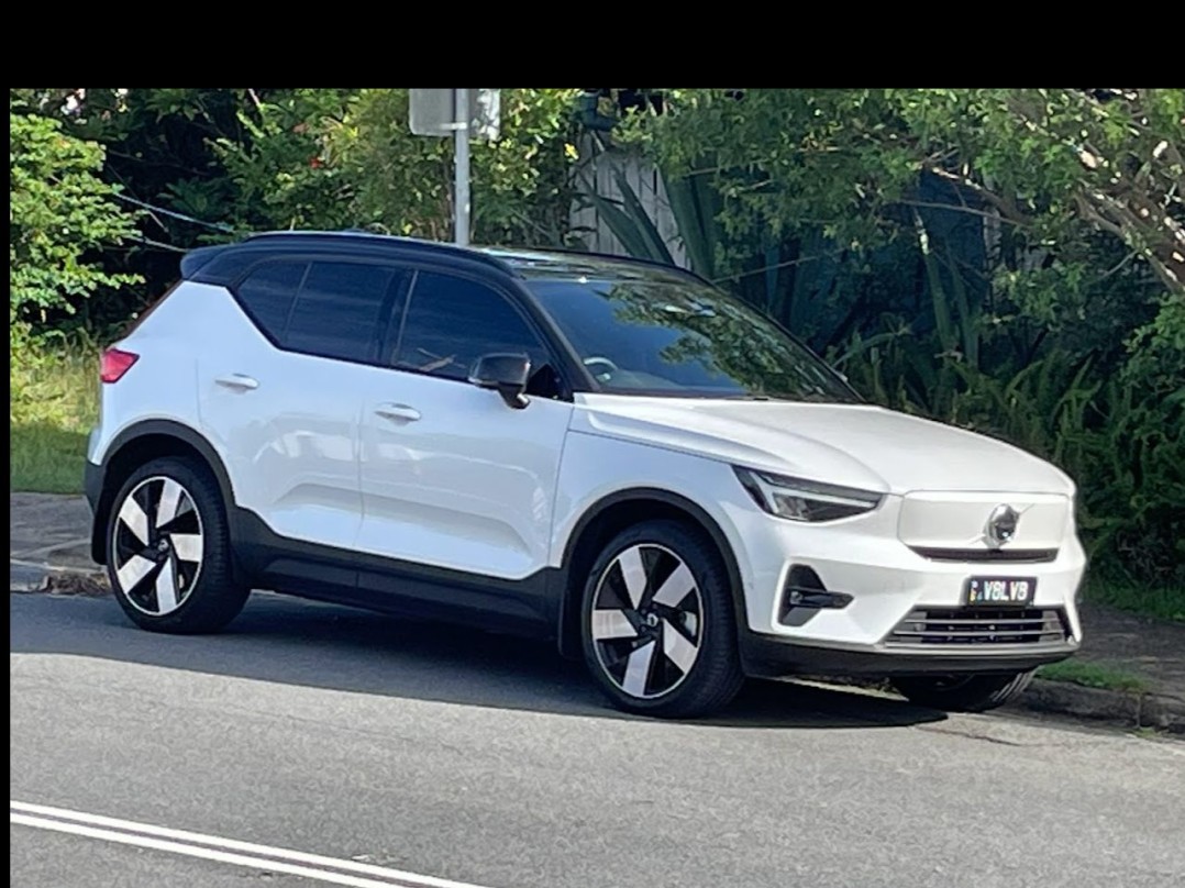 2023 Volvo XC40