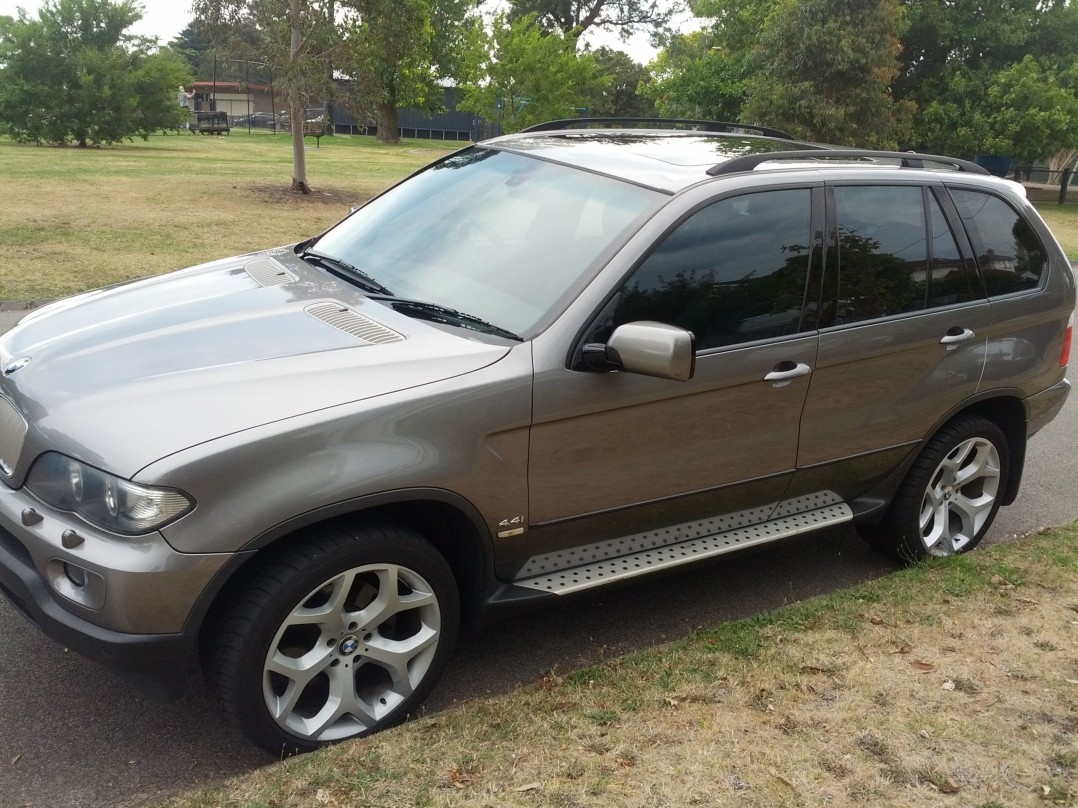 2005 BMW X5 4.4i