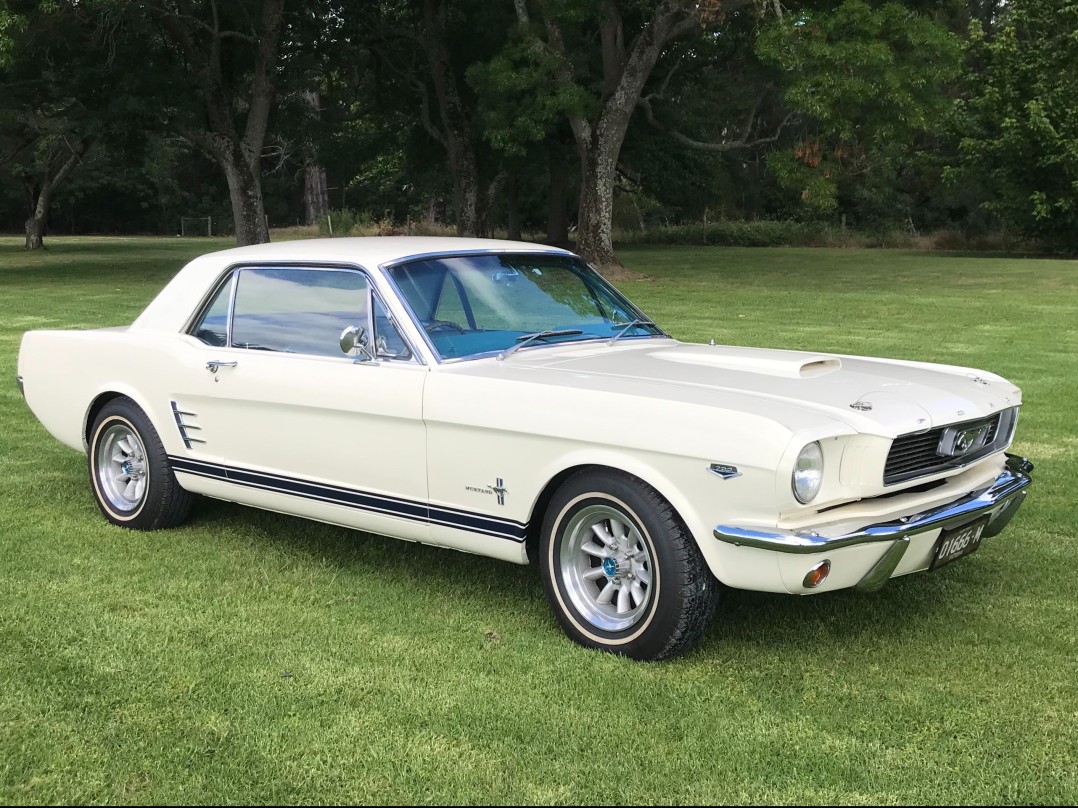 1966 Ford MUSTANG