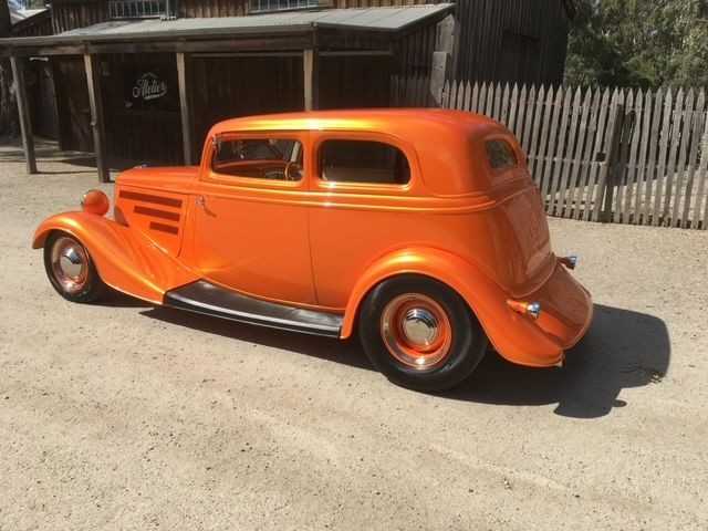 1933 Ford Victoria