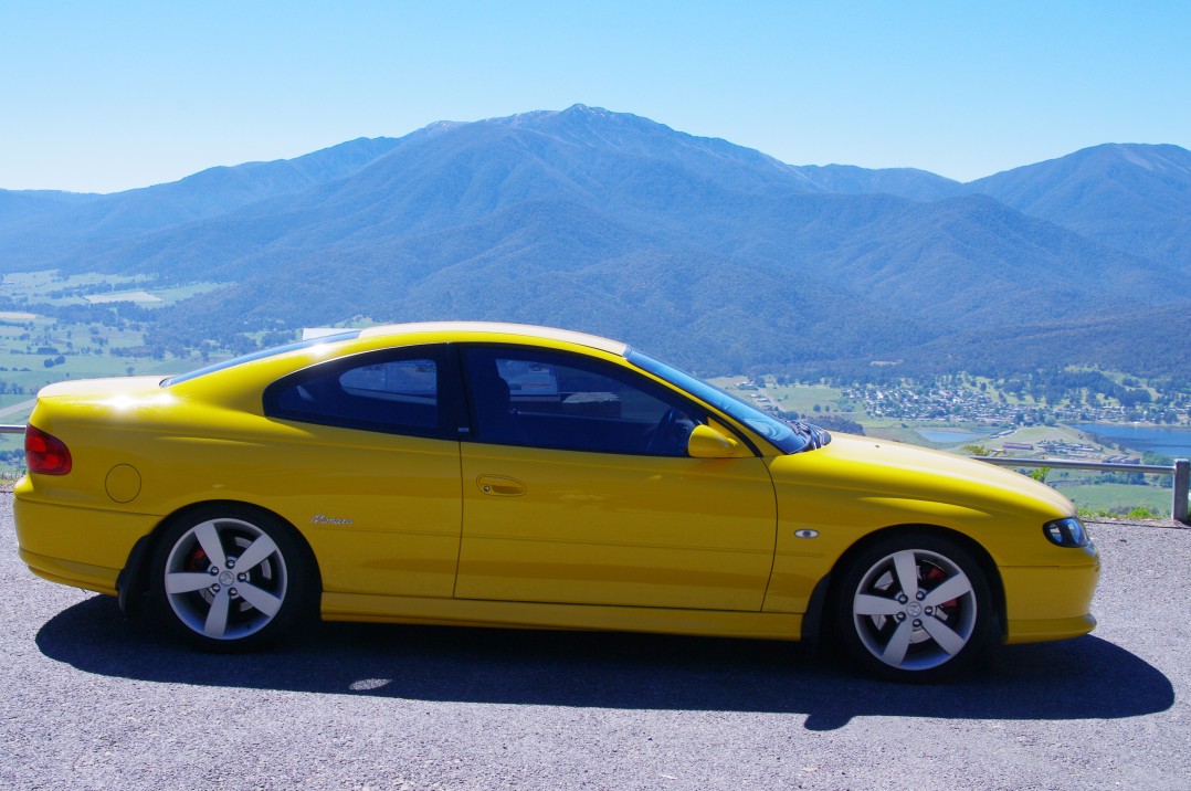 2003 Holden MONARO CV8