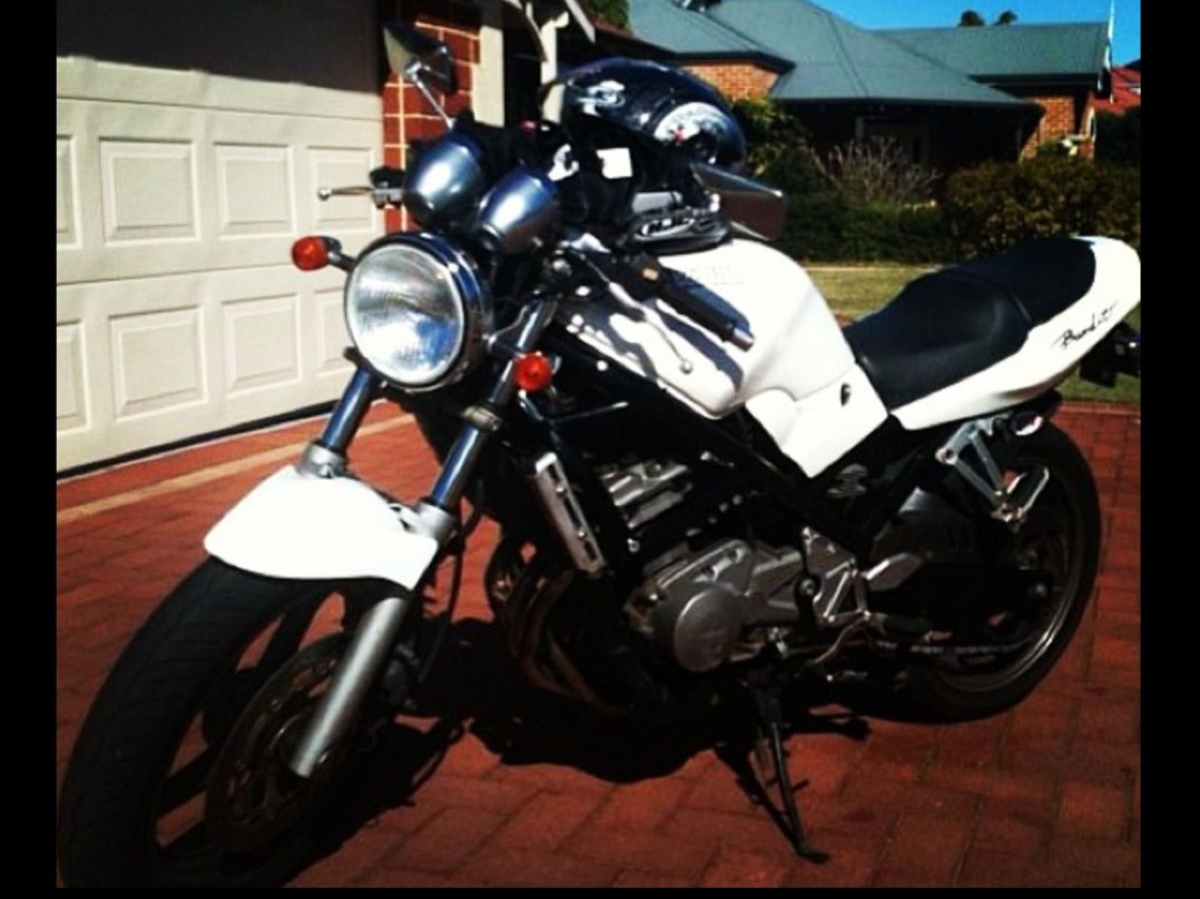 1989 Suzuki 248cc GSF250V (BANDIT)