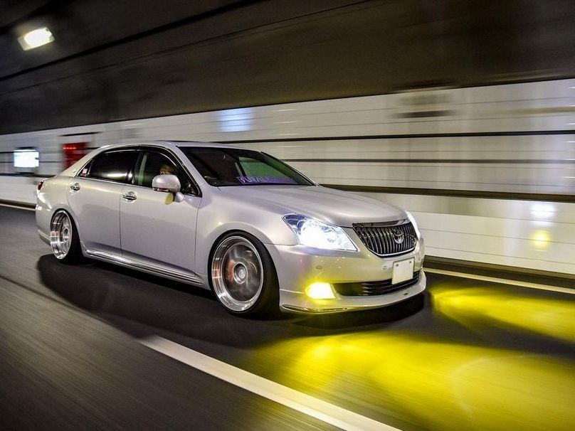 2010 Toyota Crown Majesta