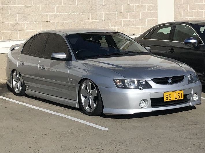 2003 Holden COMMODORE