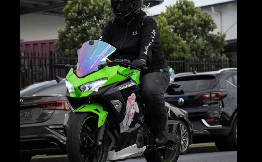 2022 Kawasaki Ninja 400 ktr