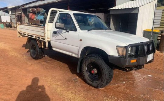 1995 Toyota HILUX (4x4)