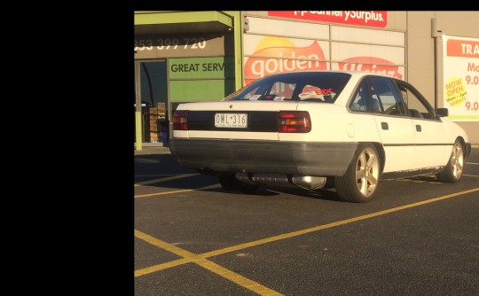 1989 Holden COMMODORE