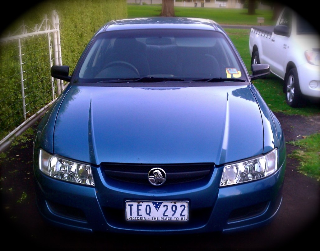 2004 Holden COMMODORE