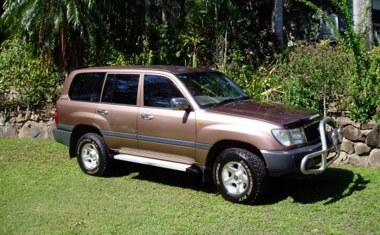 1998 Toyota LANDCRUISER (4x4)