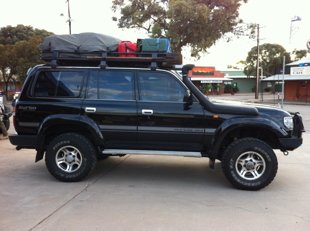 1997 Toyota LANDCRUISER (4x4)