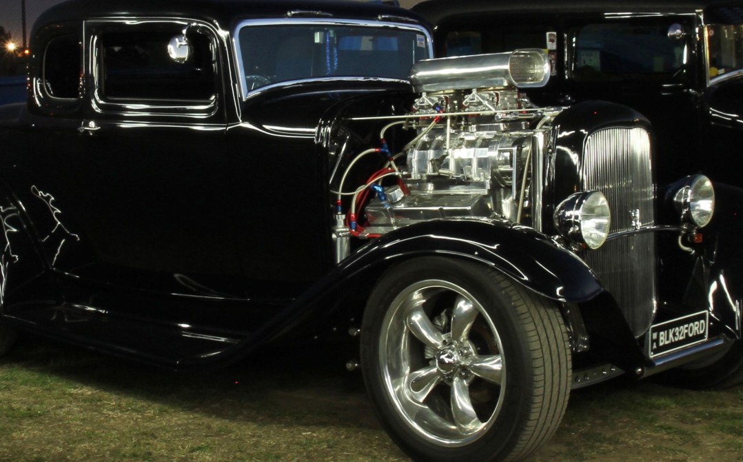 1932 Ford 5 window coupe