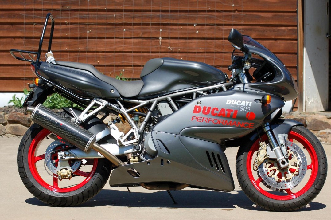 2002 Ducati 900 SS