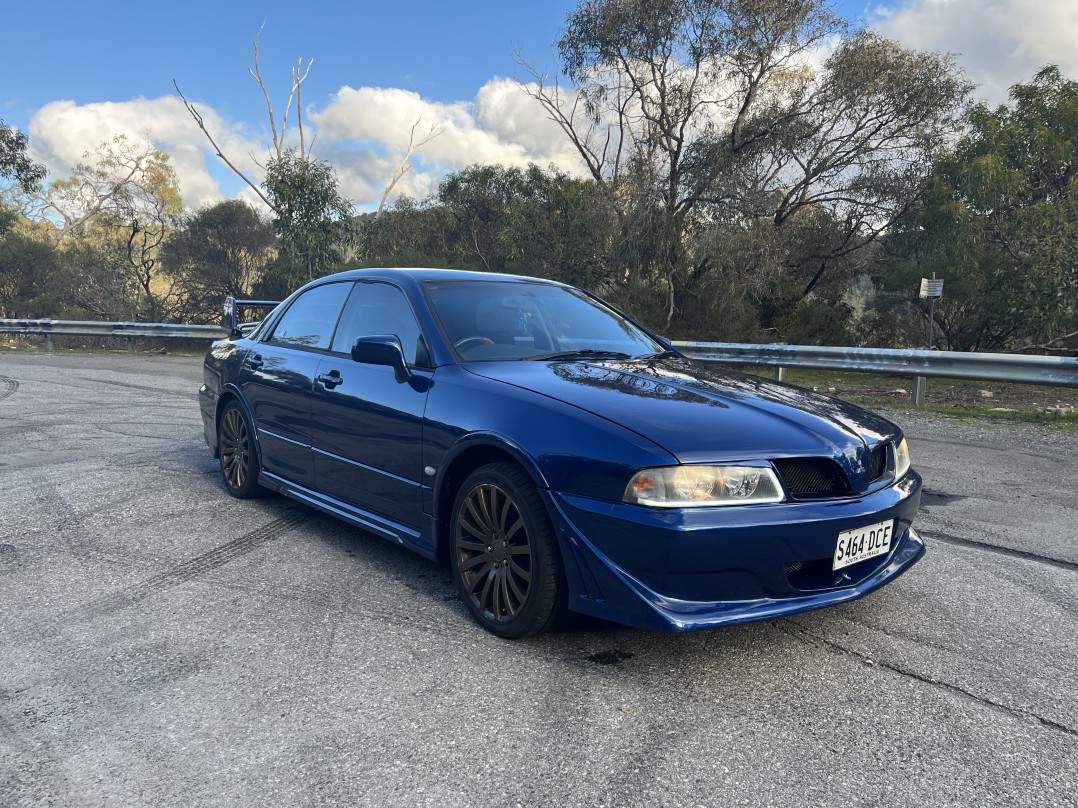 2001 Mitsubishi Magna