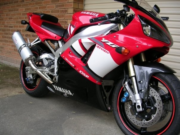 2001 Yamaha YZF1000