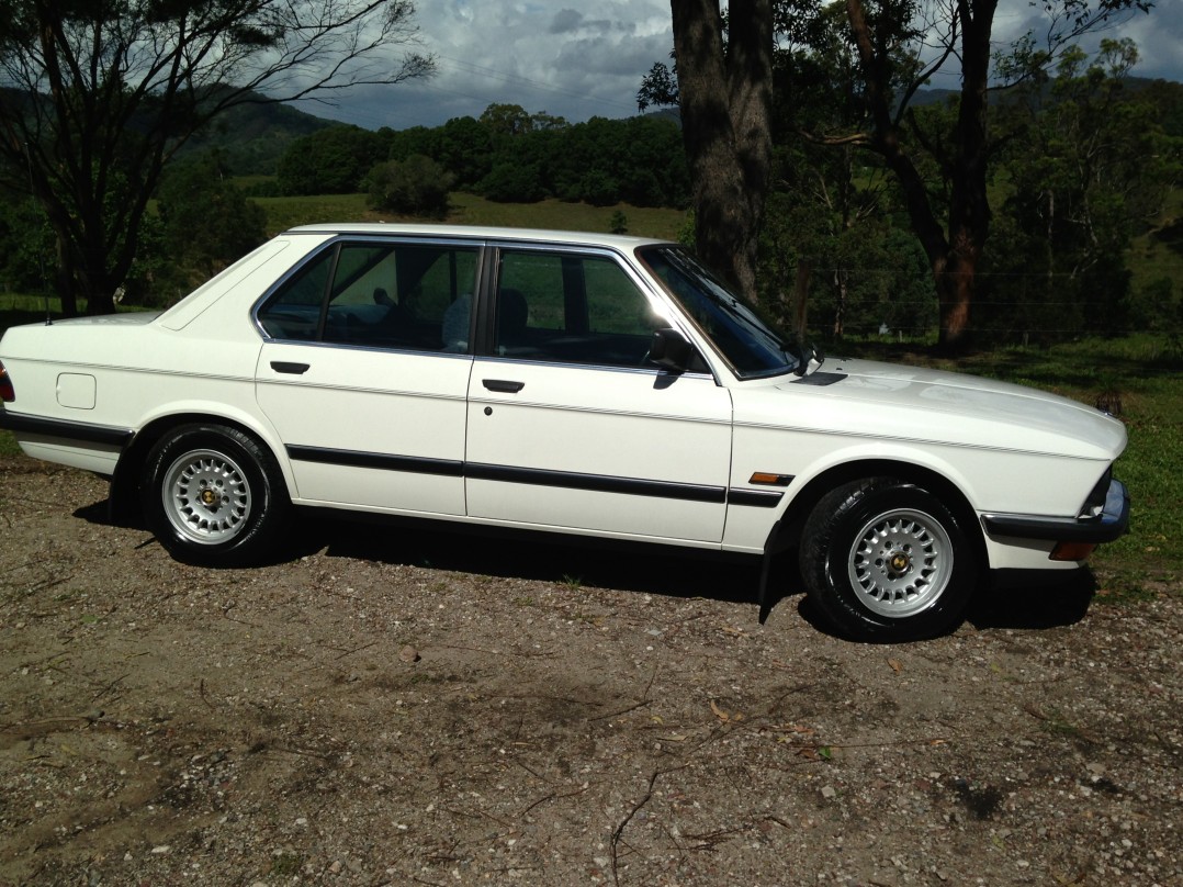 1985 BMW E28 528i