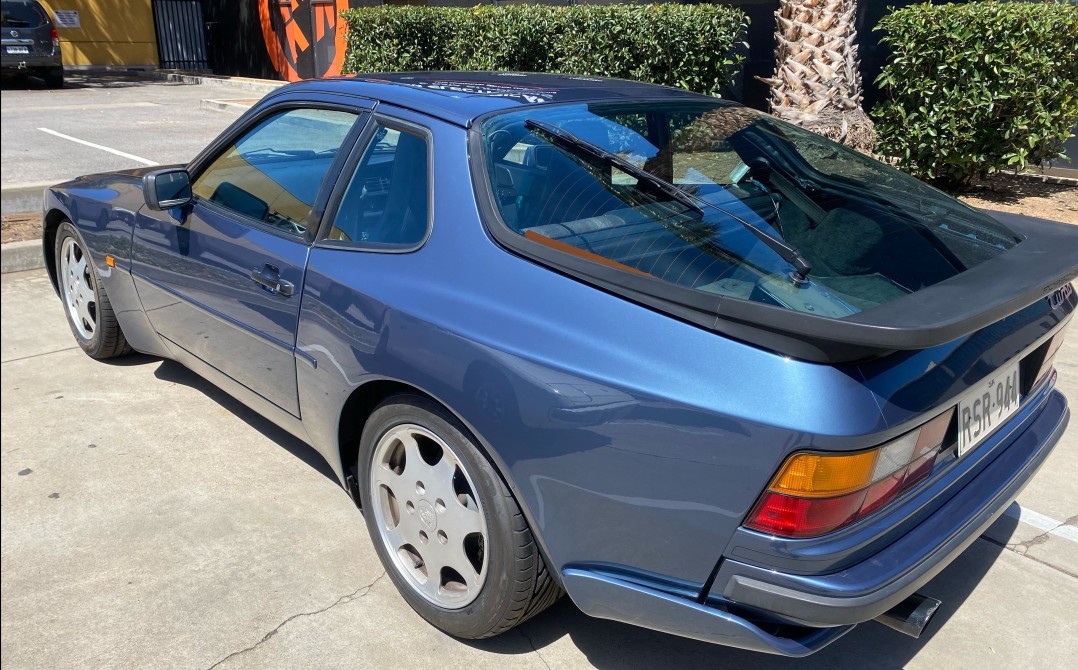 1989 Porsche 944 TURBO