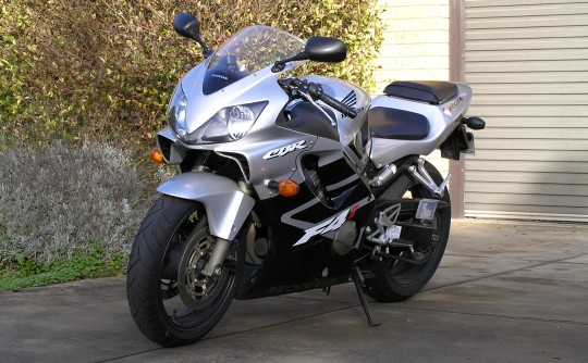 2001 Honda cbr600f41