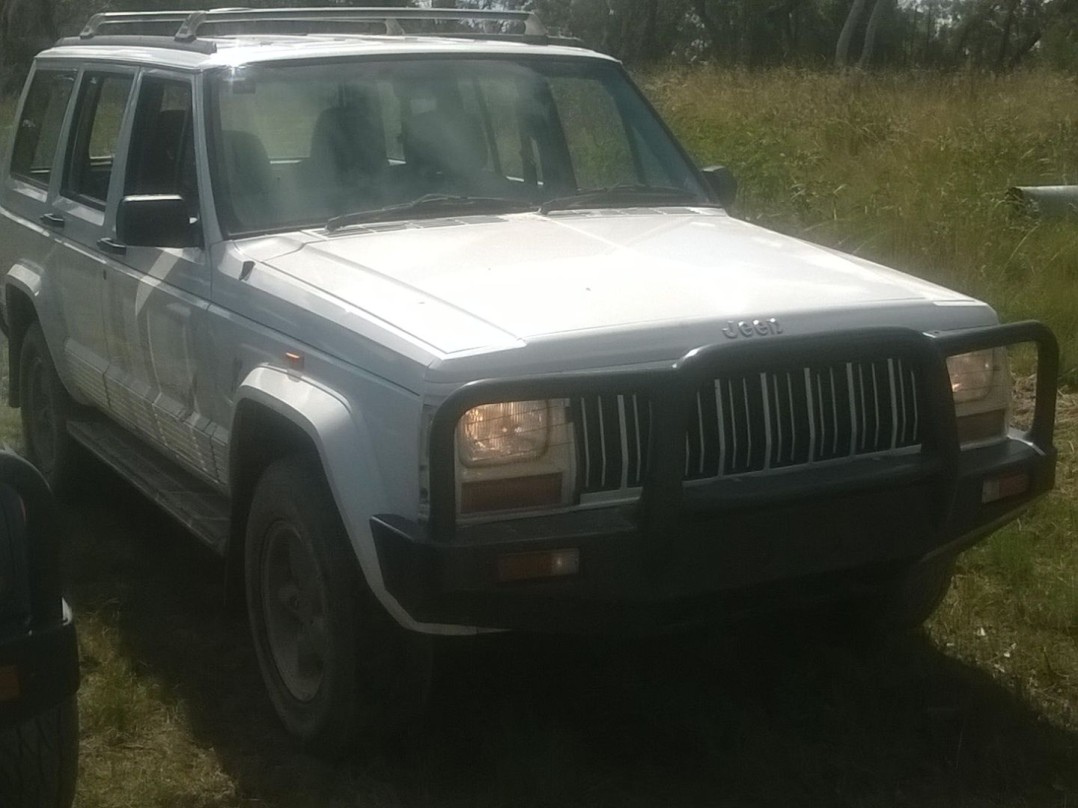 1996 Jeep CHEROKEE (4x4)