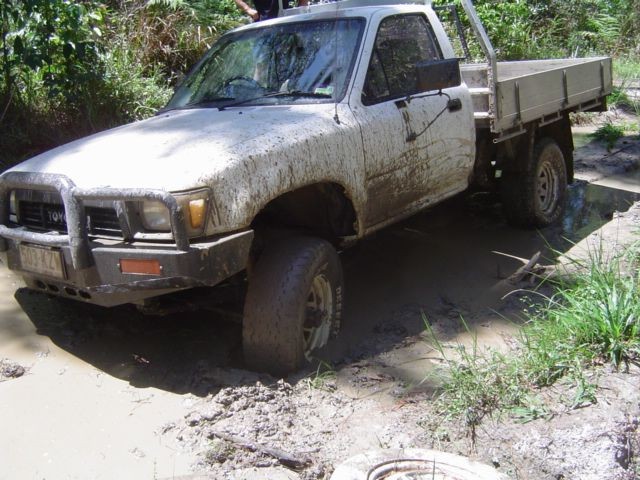 1999 Toyota HILUX (4x4)