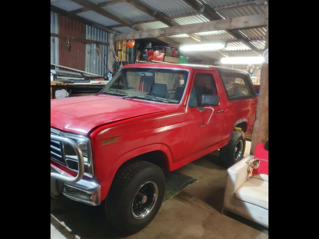 1985 Ford BRONCO (4X4)