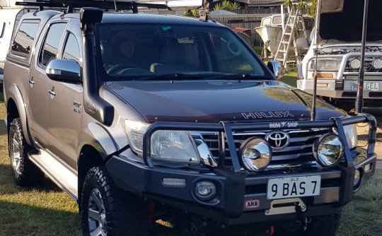 2013 Toyota HILUX SR5 (4x4)