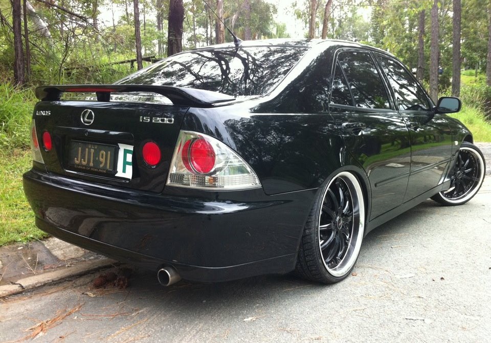 1999 lexus IS200